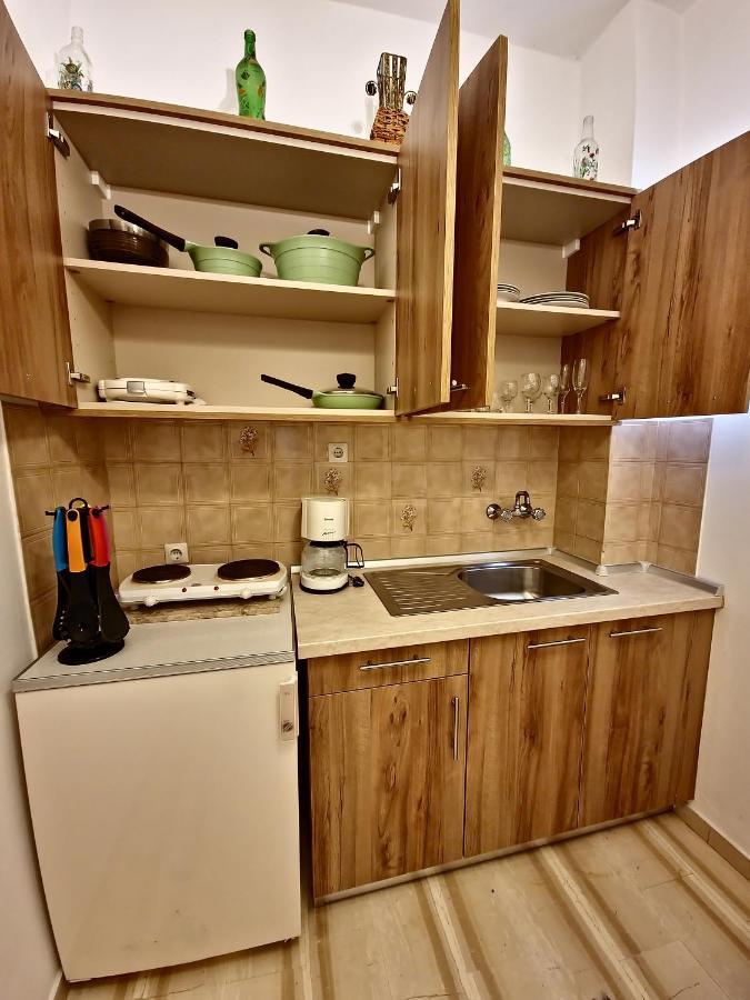Alexandra 9 Lefkímmi
